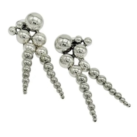 Silver Pearl Cascade Drop Earrings - Elegant Women's Jewelry - Picture 3 of 10